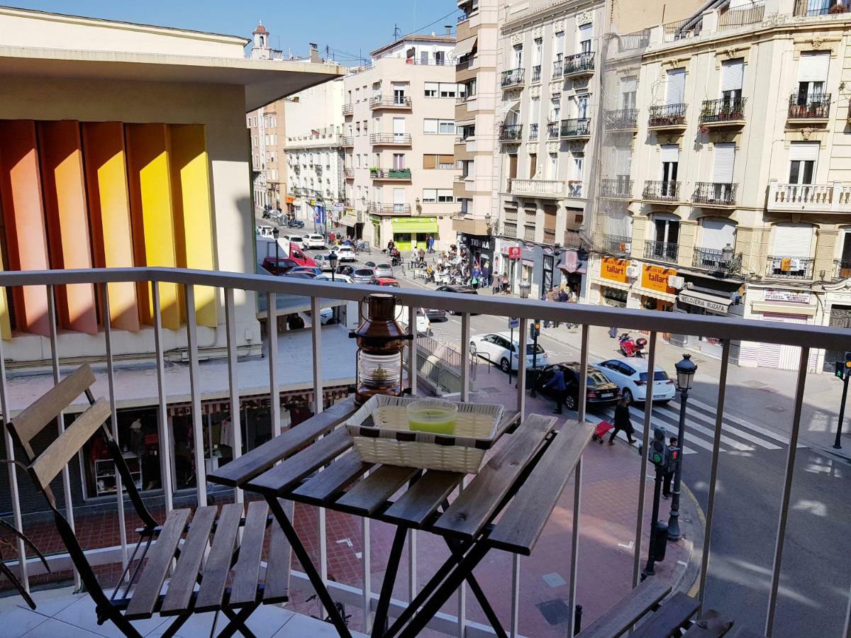 Mercado De Ruzafa. Centro-Wifi Valenza Esterno foto